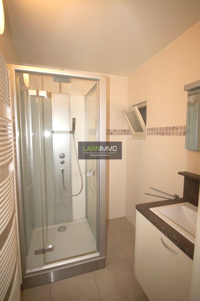 Leuk centraal gelegen 2 slaapkamer appartement foto 6