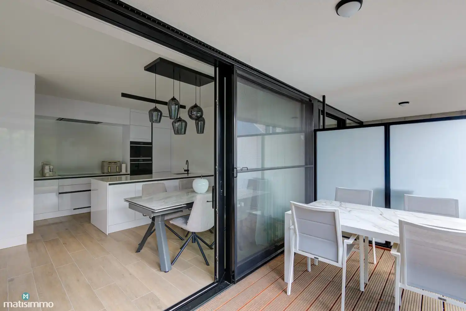 LUXUEUS AFGEWERKT APPARTEMENT MET 2 SLAAPKAMERS, OVERDEKT TERRAS, KELDERBERGING EN OPTIONELE ONDERGRONDSE AUTOSTAANPLAATS IN BILZEN-CENTRUM foto 9