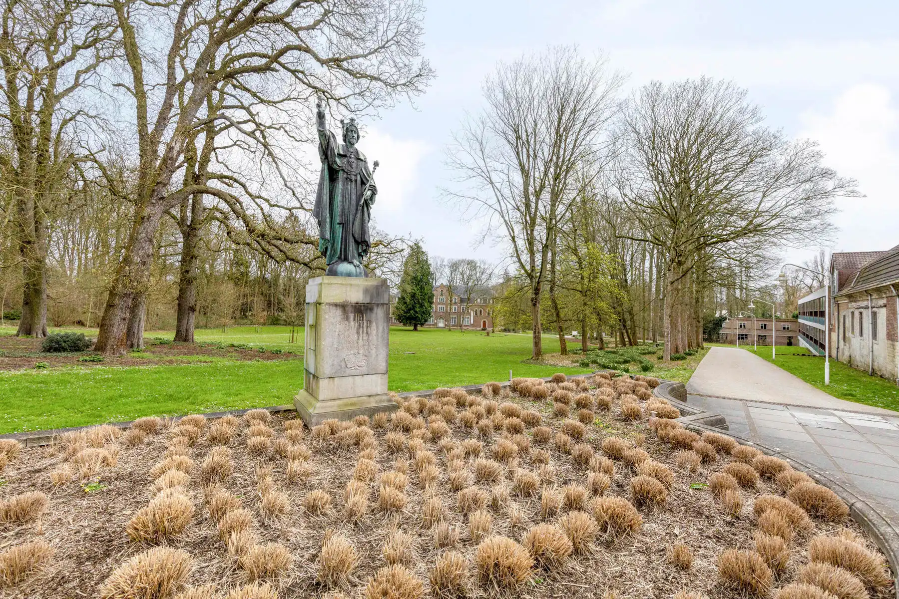 Ruime assistentiewoning met twee slaapkamers op topligging foto 24