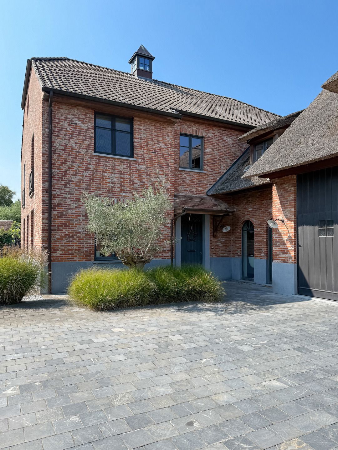 Exclusieve villa met zwembad, gelegen in een groene omgeving foto 34