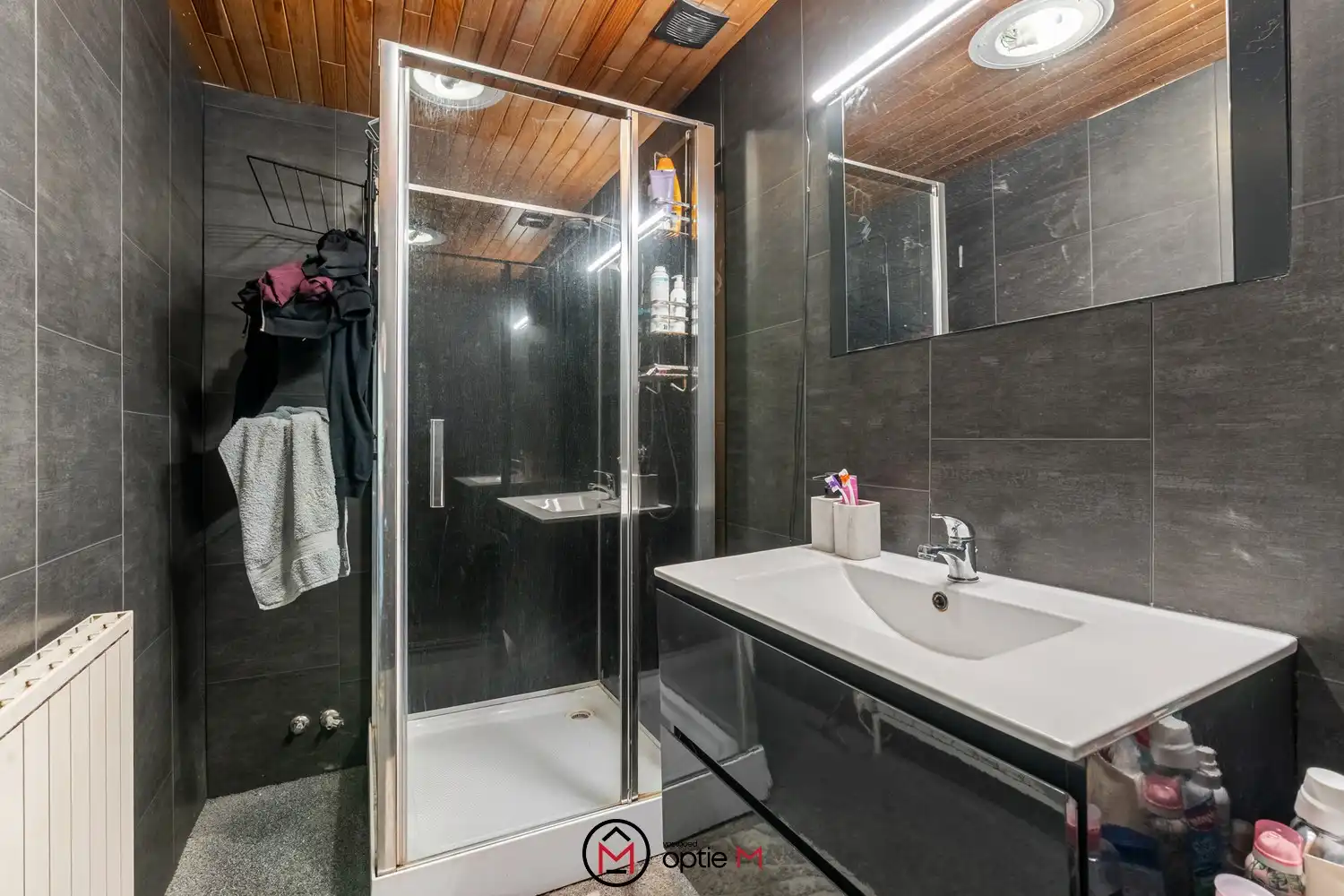 Investeringspand te koop in Genk – Twee verhuurde appartementen met onmiddellijk rendement foto 8