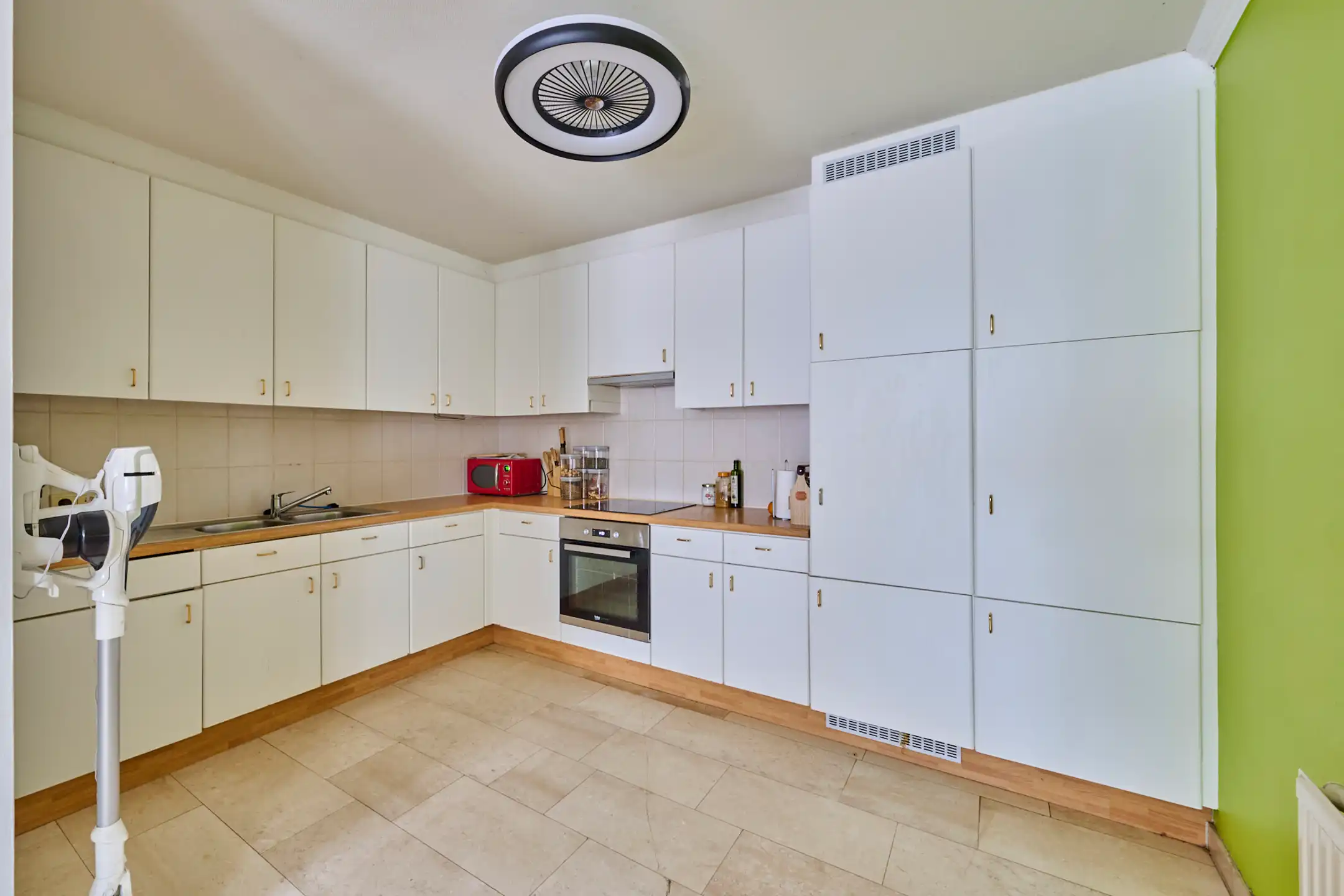 Ruime duplex met 3 slaapkamers en ondergronde staanplaats foto 4