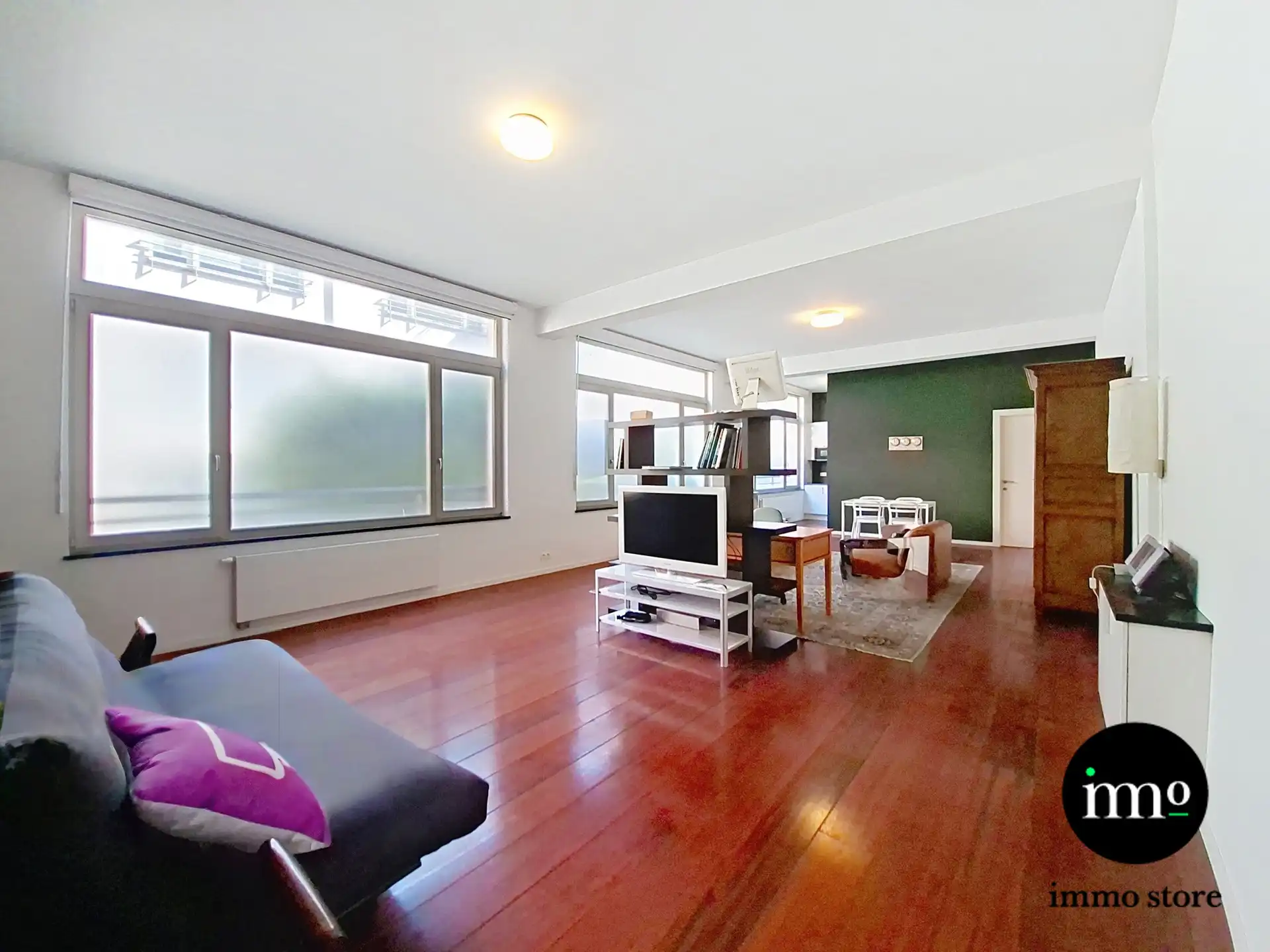 Lichtrijke bureauruimte met studio comfort foto 6