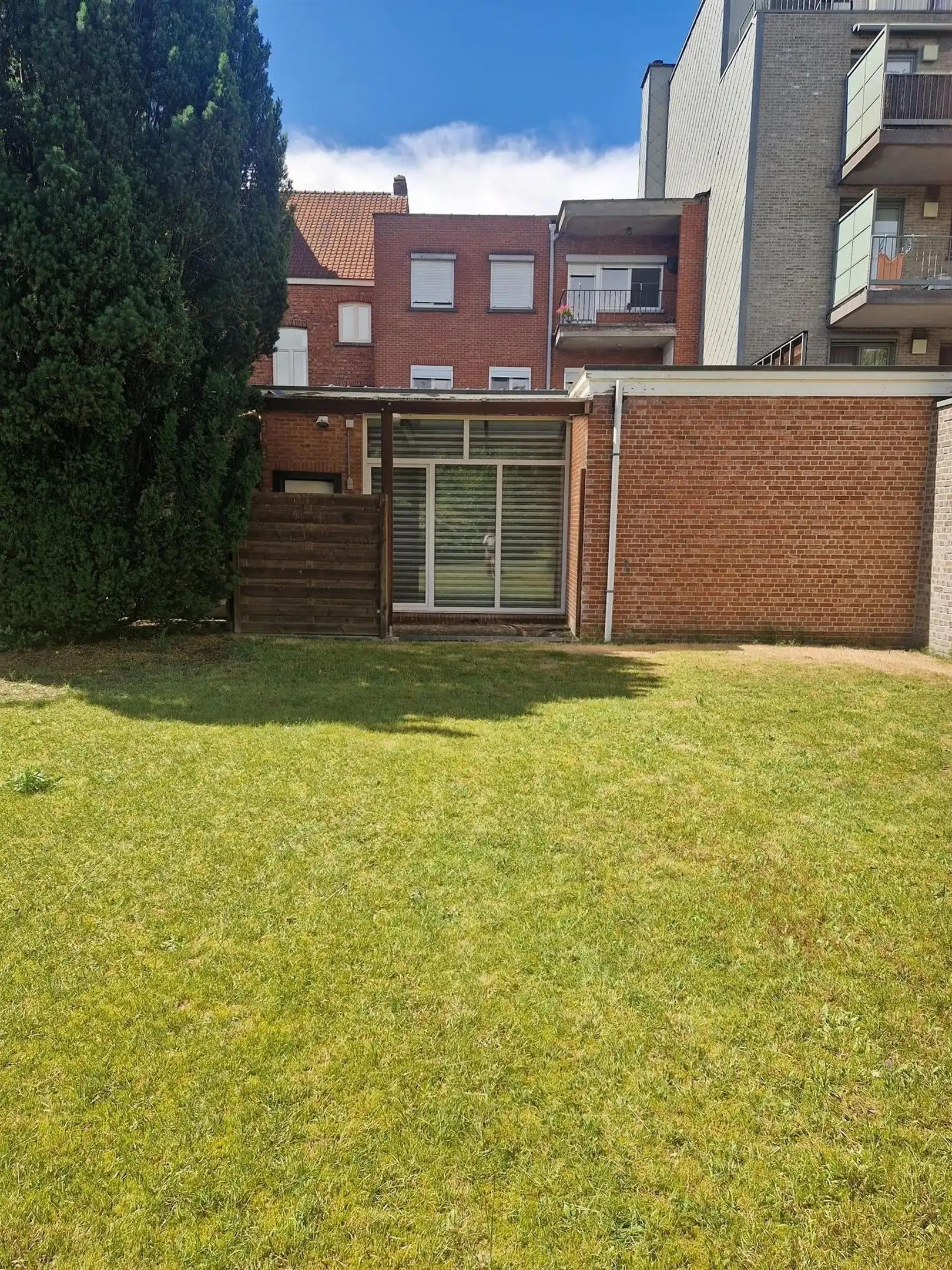 Ruime handelsruimte in het centrum van Brasschaat. foto 9