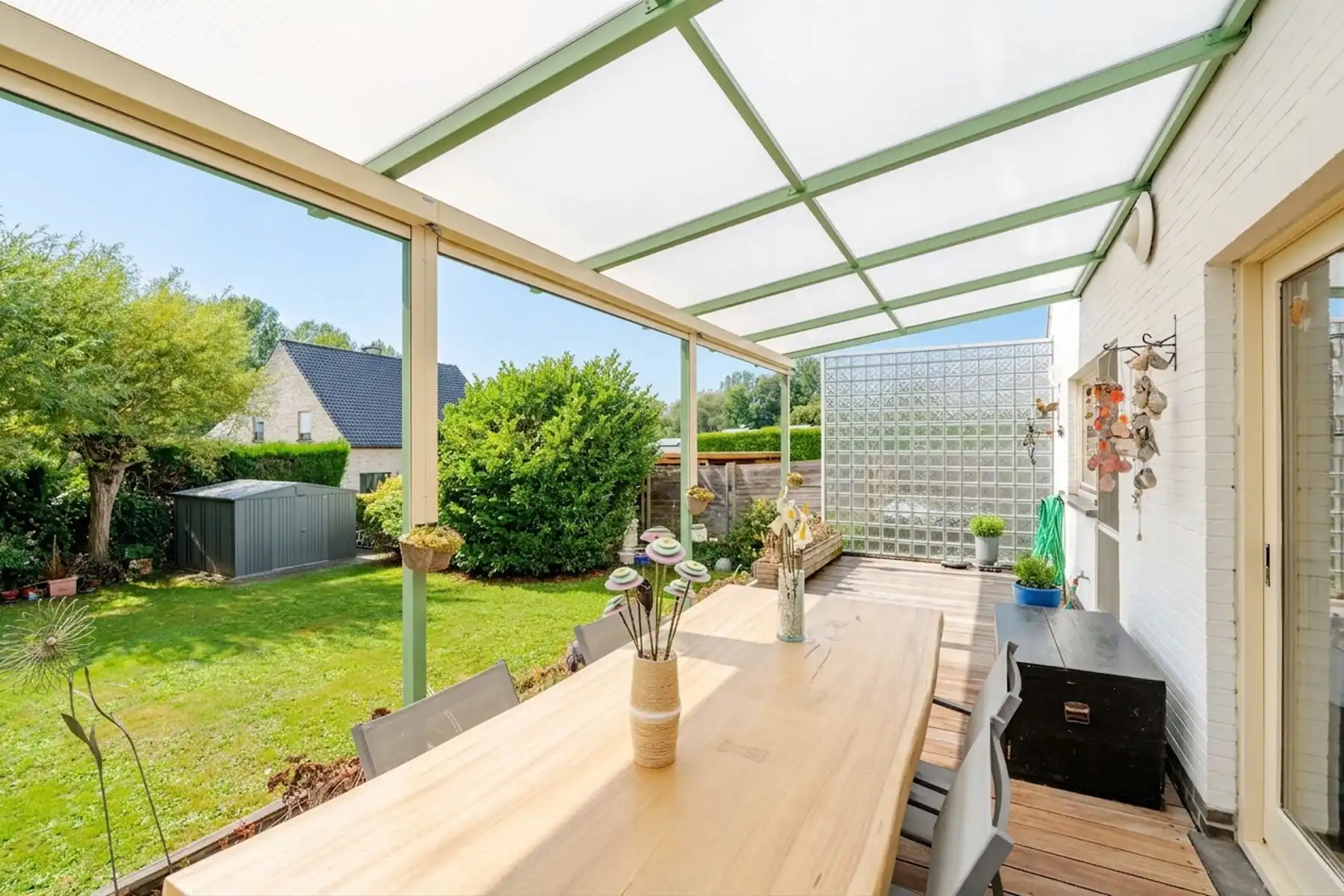 Goed gelegen villa met zonnige tuin foto 2