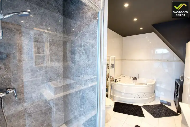 Instapklare woning met 3 slaapkamers, terras en onderhoudsvriendelijke buitenruimte foto 7