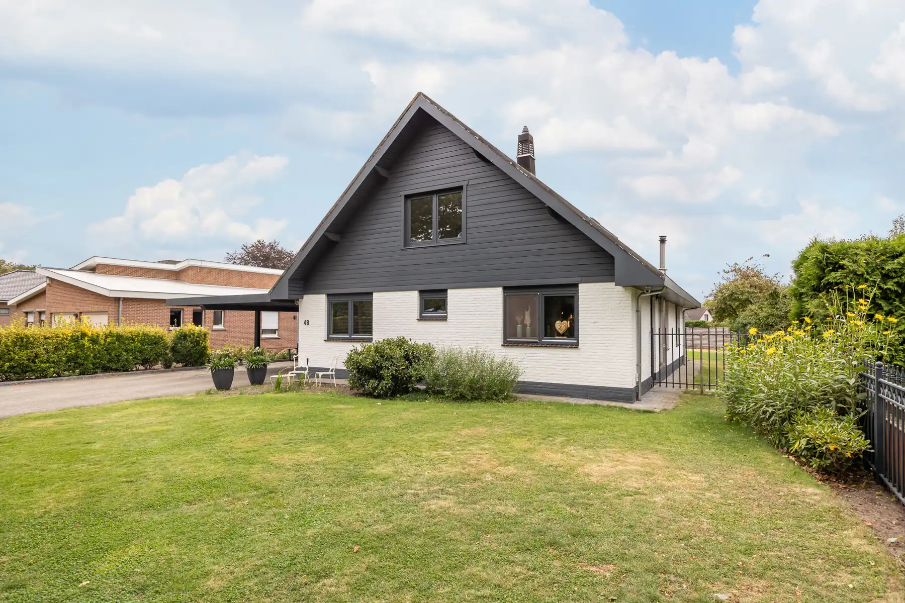 Gerenoveerde gezinswoning met zonrijke tuin op ca 1.081 m². foto 26