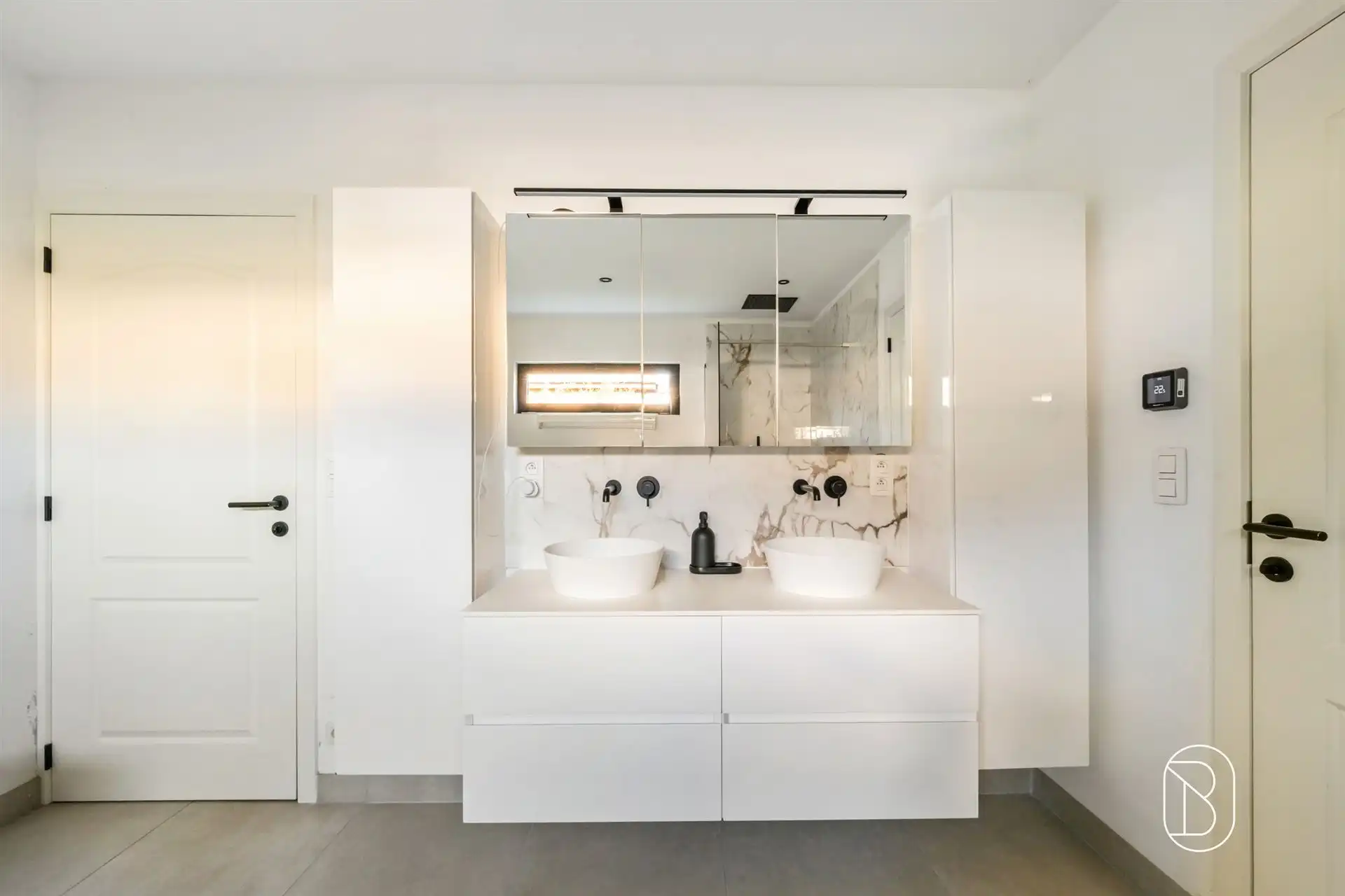 Ruime alleenstaande woning met 3 SLK, garage en mooie tuin foto 13