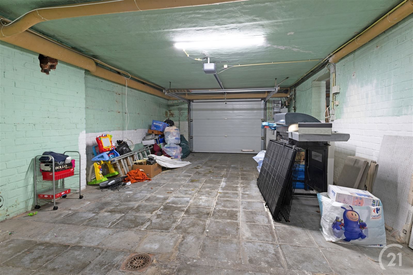 Karaktervolle driegevel villa met grote garage foto 24