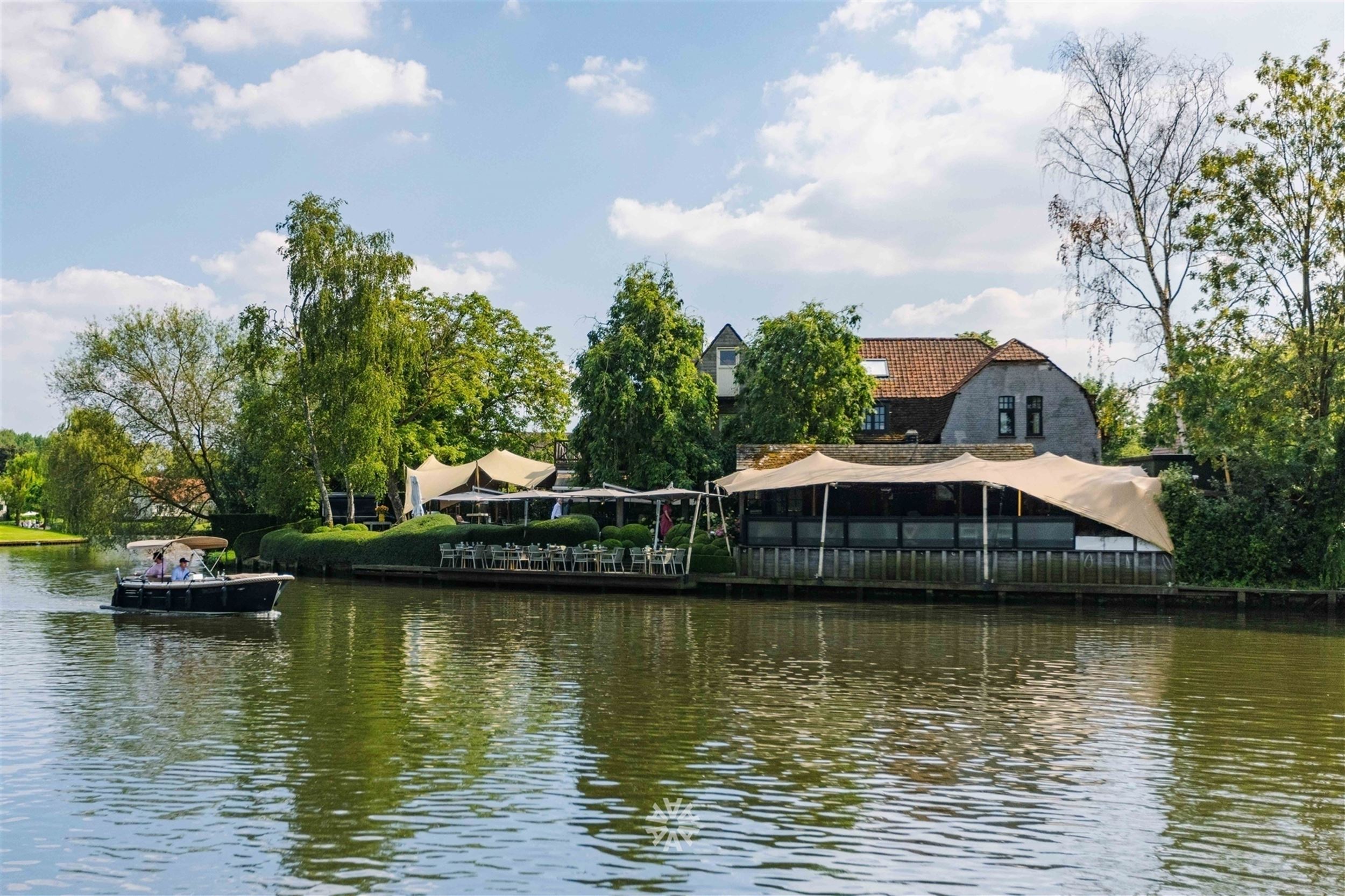 Exclusief restaurant met woonst aan de oevers van de Leie foto 8