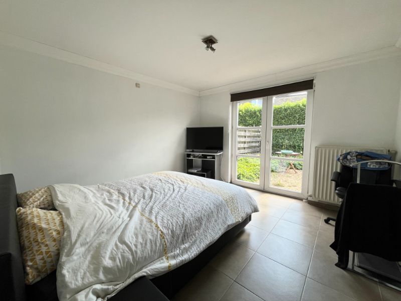 CENTRAAL GELEGEN GELIJKVLOERSAPPARTEMENT MET TWEE SLAAPKAMERS EN GARAGE TE HUUR foto 8