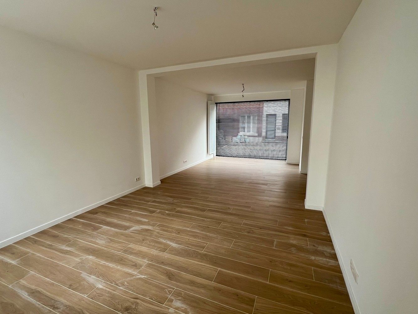 Ruime, gerenoveerde woning met 3 slaapkamers! foto 2