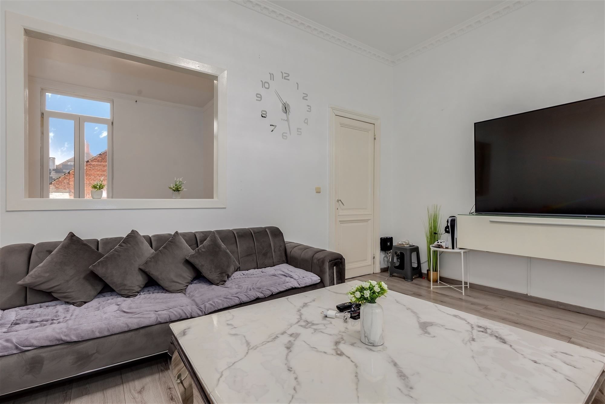 Ruime woning met 4/5 slpk en magazijn  foto 2
