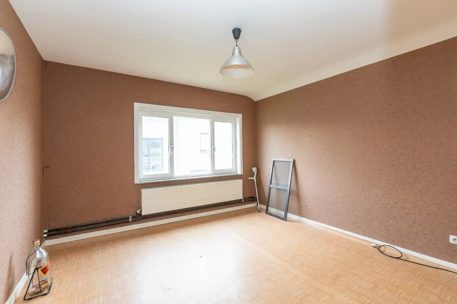 Te renoveren woning op uitstekende locatie foto 25