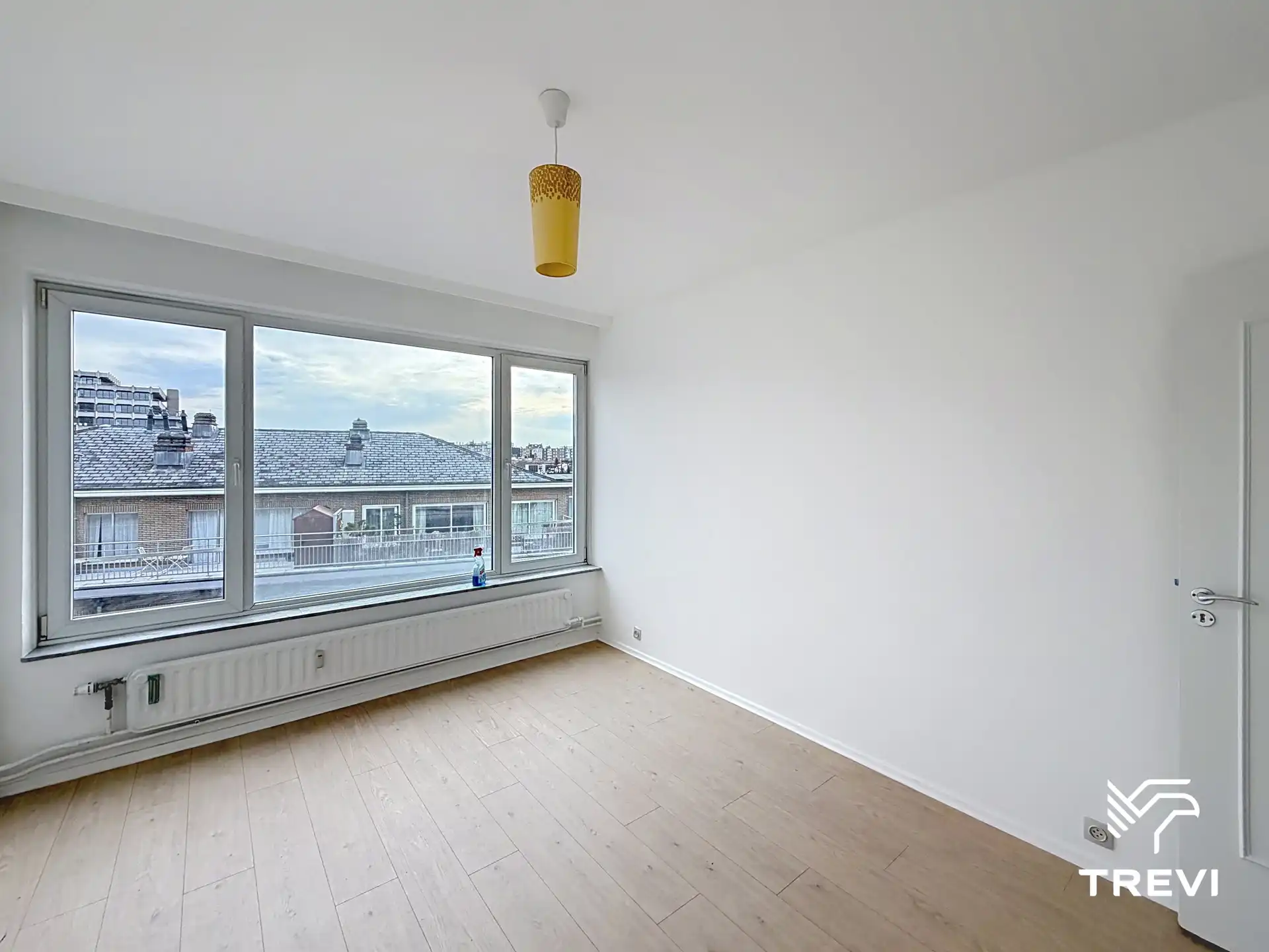 Gerenoveerd appartement met 2 slaapkamers foto 11