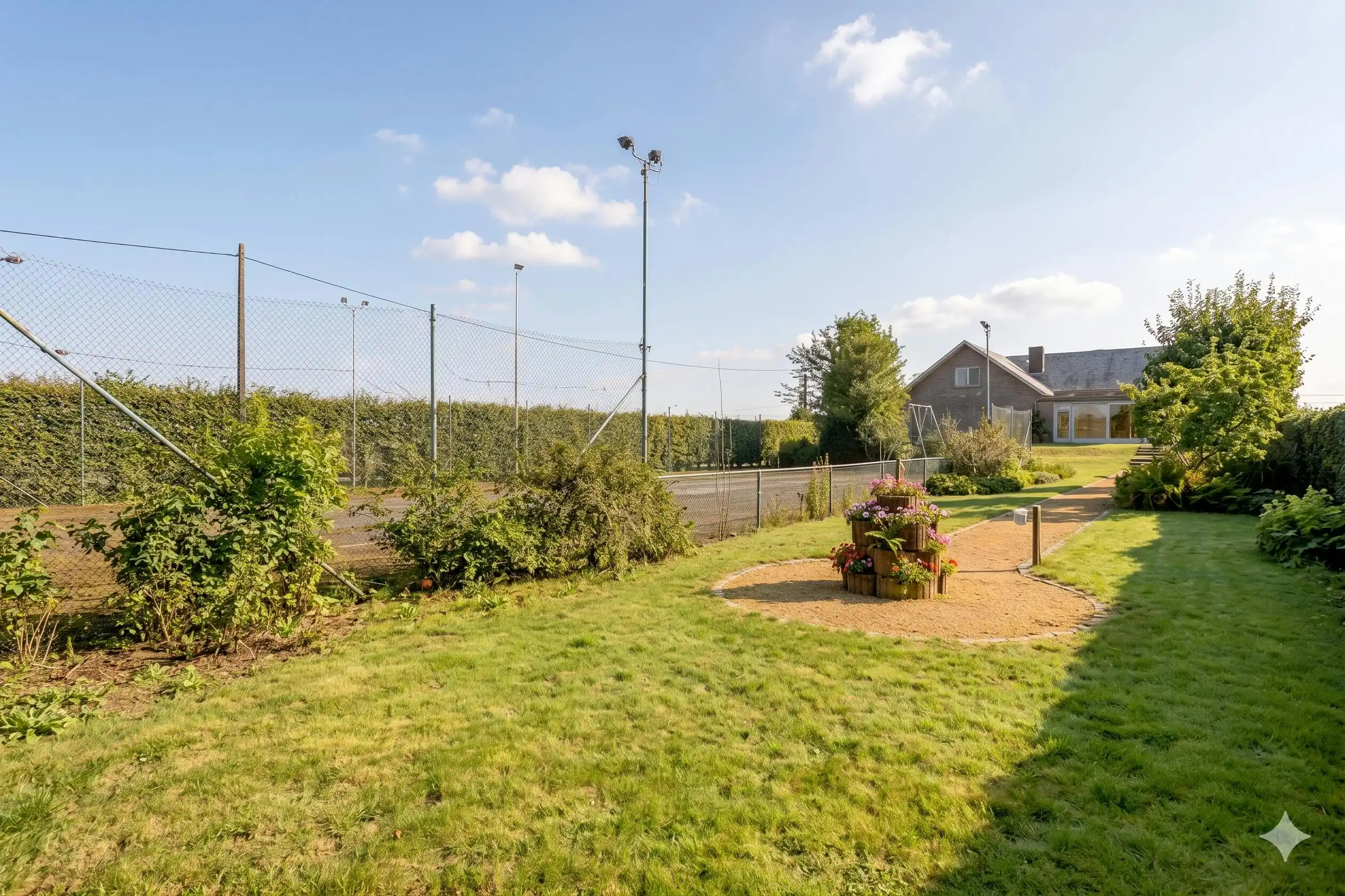 Te renoveren villa te koop op perceel van 2.015 m² in Hooglede foto 3