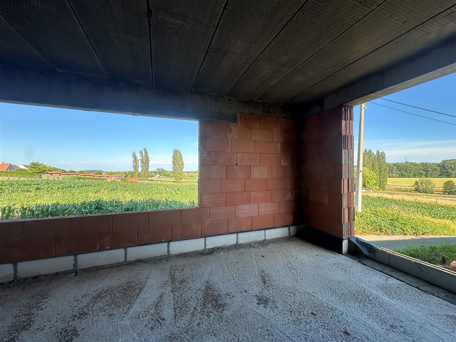 Verder af te werken renovatieproject op prachtige ligging! foto 9
