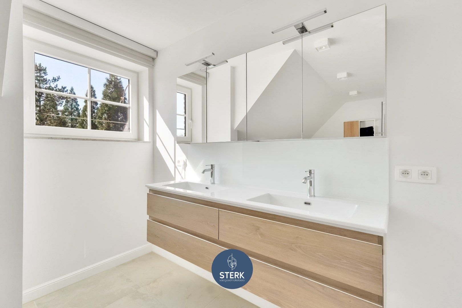 BIJNA ENERGIENEUTRAAL DUPLEXAPPARTEMENT MET 3 SLPKS IN LANAKEN !  foto 23