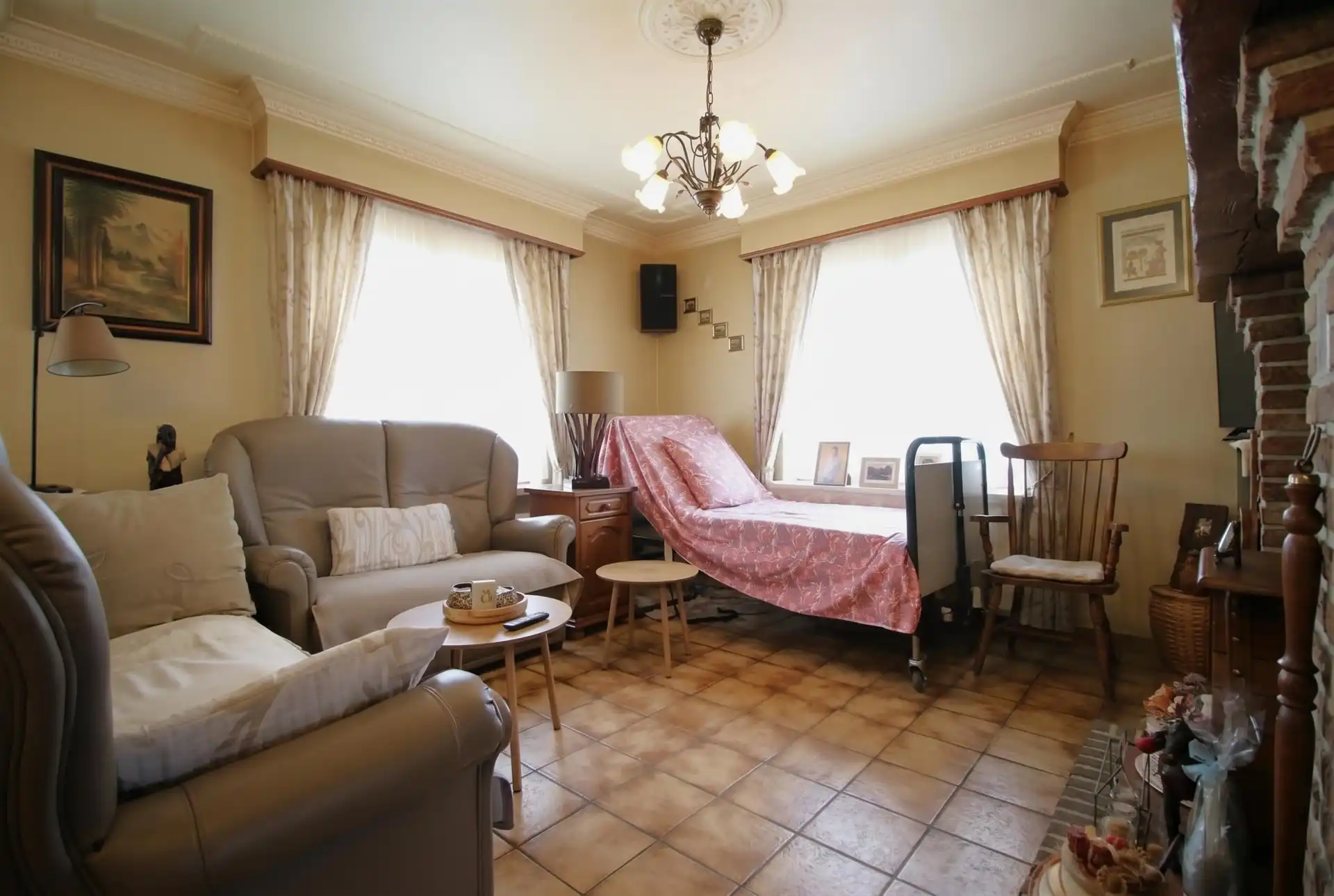 Solide woning HOB in centrum St-Jozef foto 5