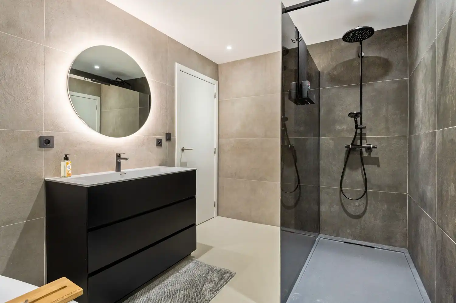 Instapklare woning met 3 slaapkamers & tuin te Lier! foto 13