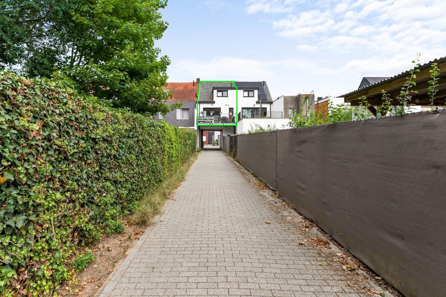 Prachtig instapklare duplex appartement met 2 slaapkamers, een garagebox en terras in Schoten! foto 15
