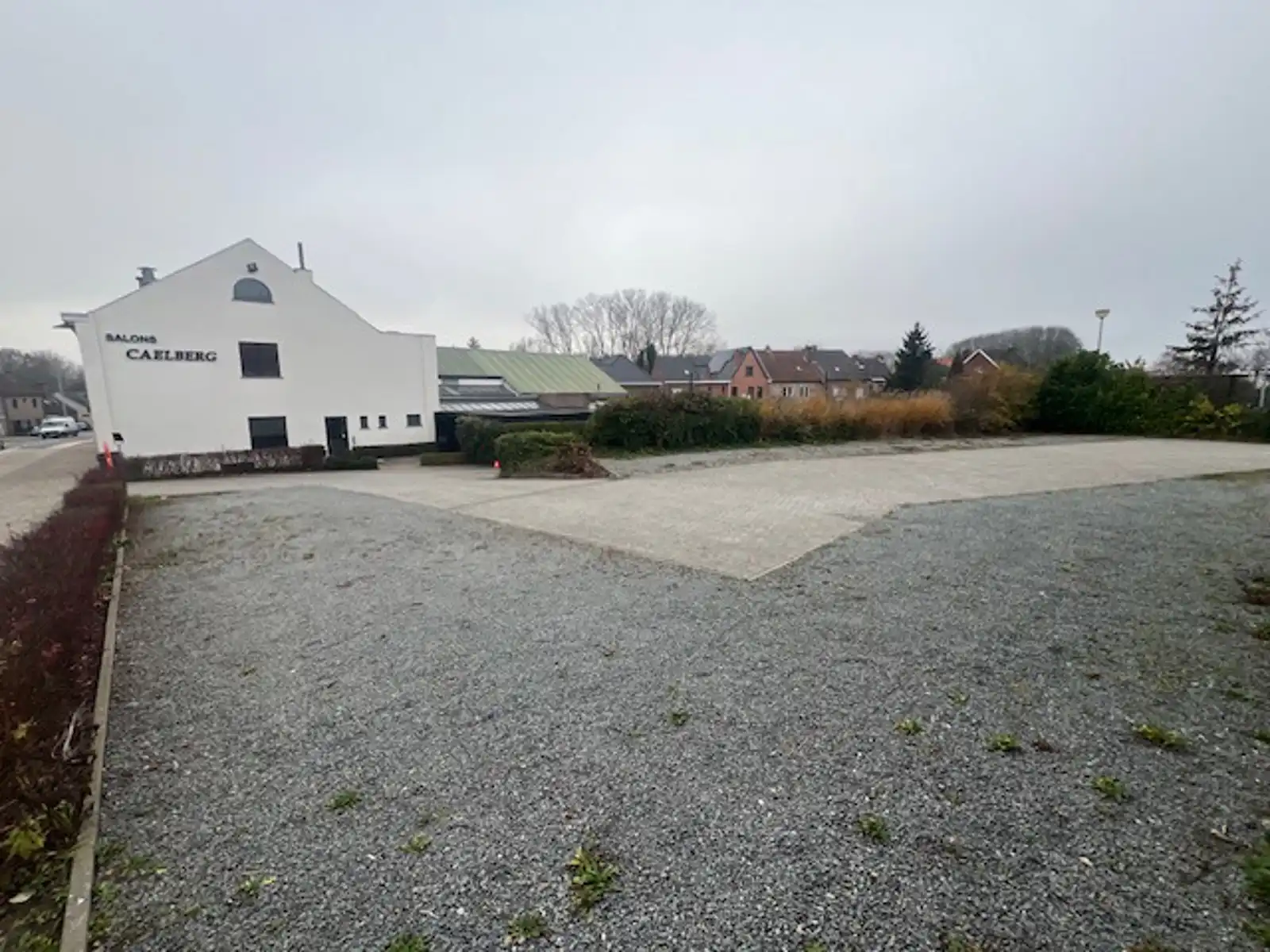 Projectgrond (vroegere feestzaal met woonst en parking) foto 31