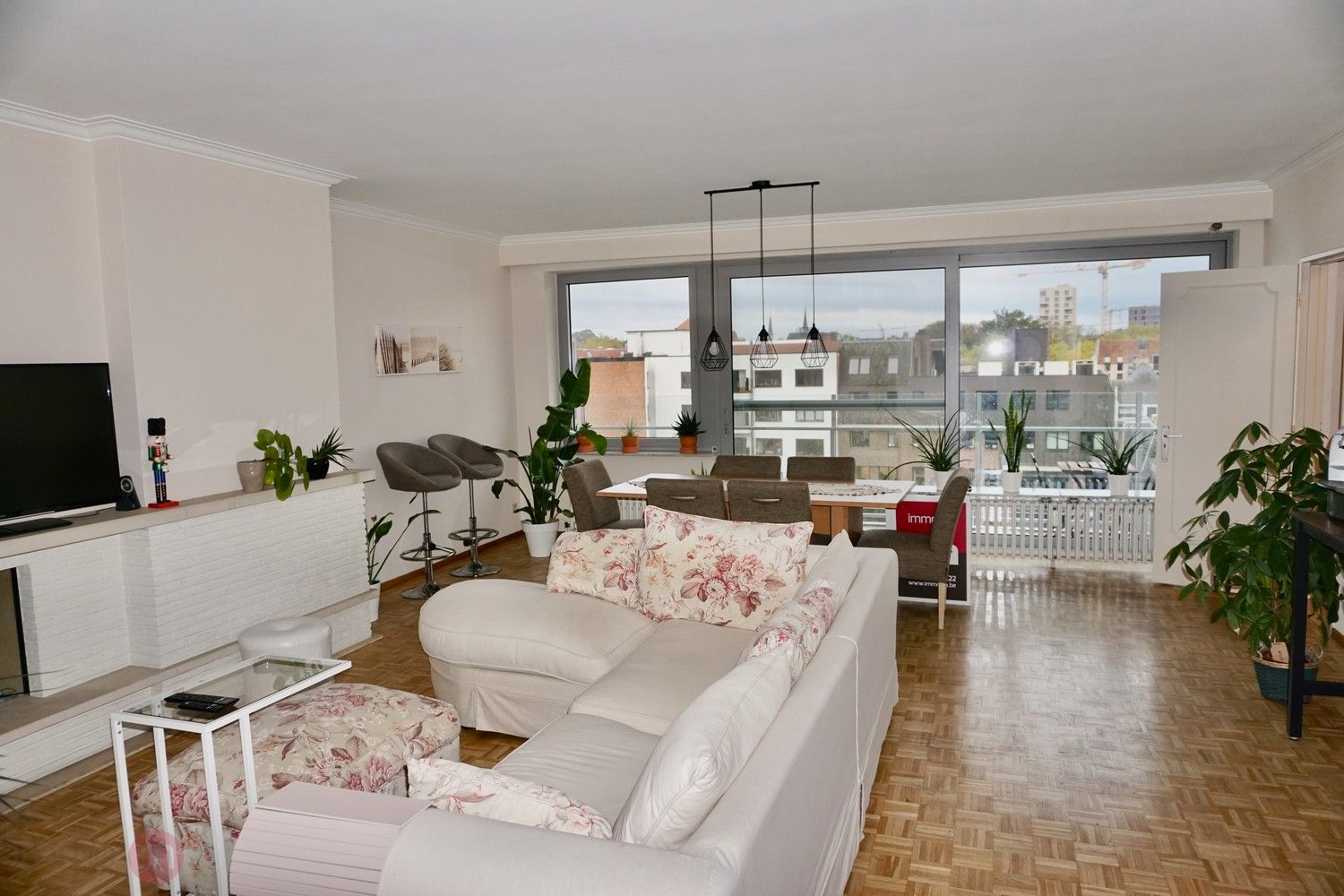 Centraal maar rustig gelegen appartement met drie slaapkamers foto 3