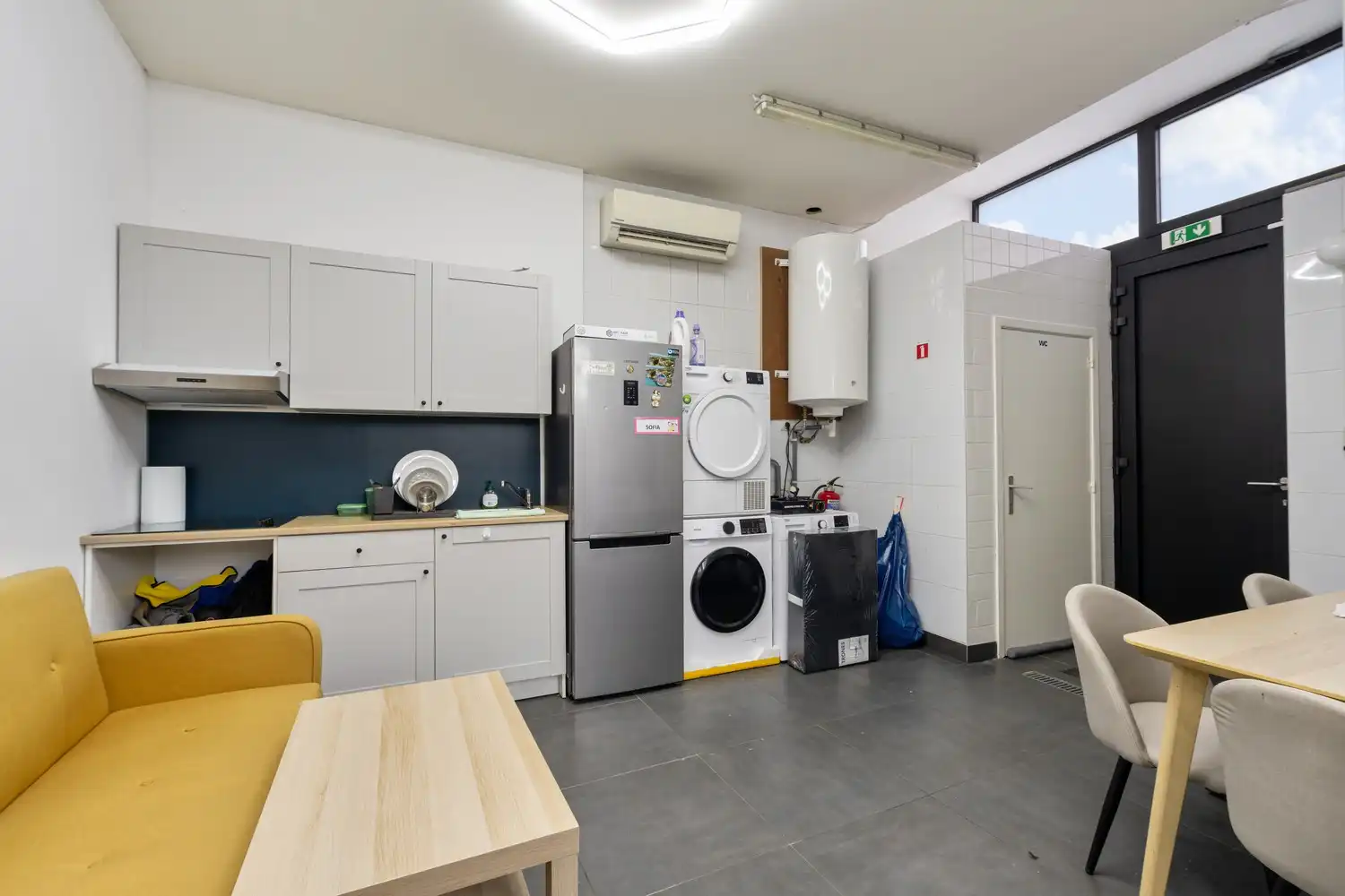 Gerenoveerd handelspand met appartement op gunstige locatie! foto 16