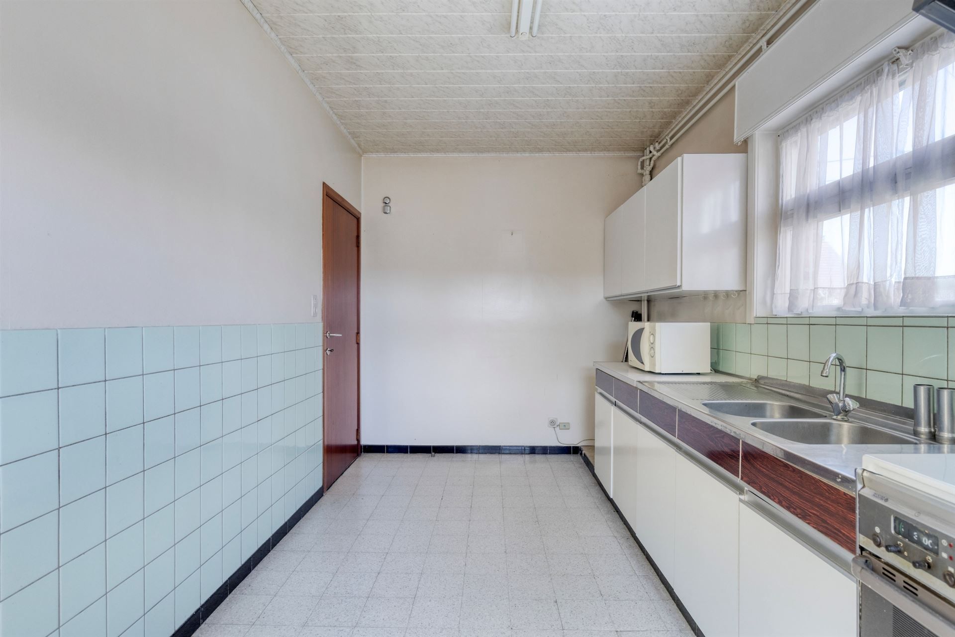 Op te knappen HOB in rustige omgeving foto 7