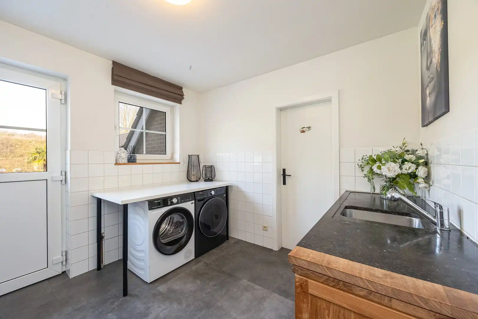 VILLA OP 2.118 M² foto 26