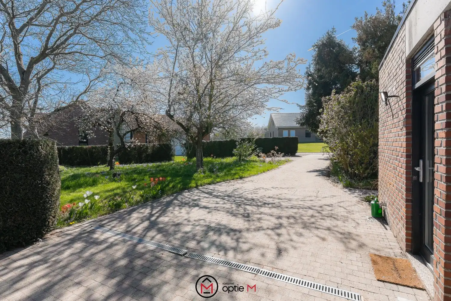 Rustig gelegen ruime woning op een perceel van 16a58 te koop in Alken foto 3