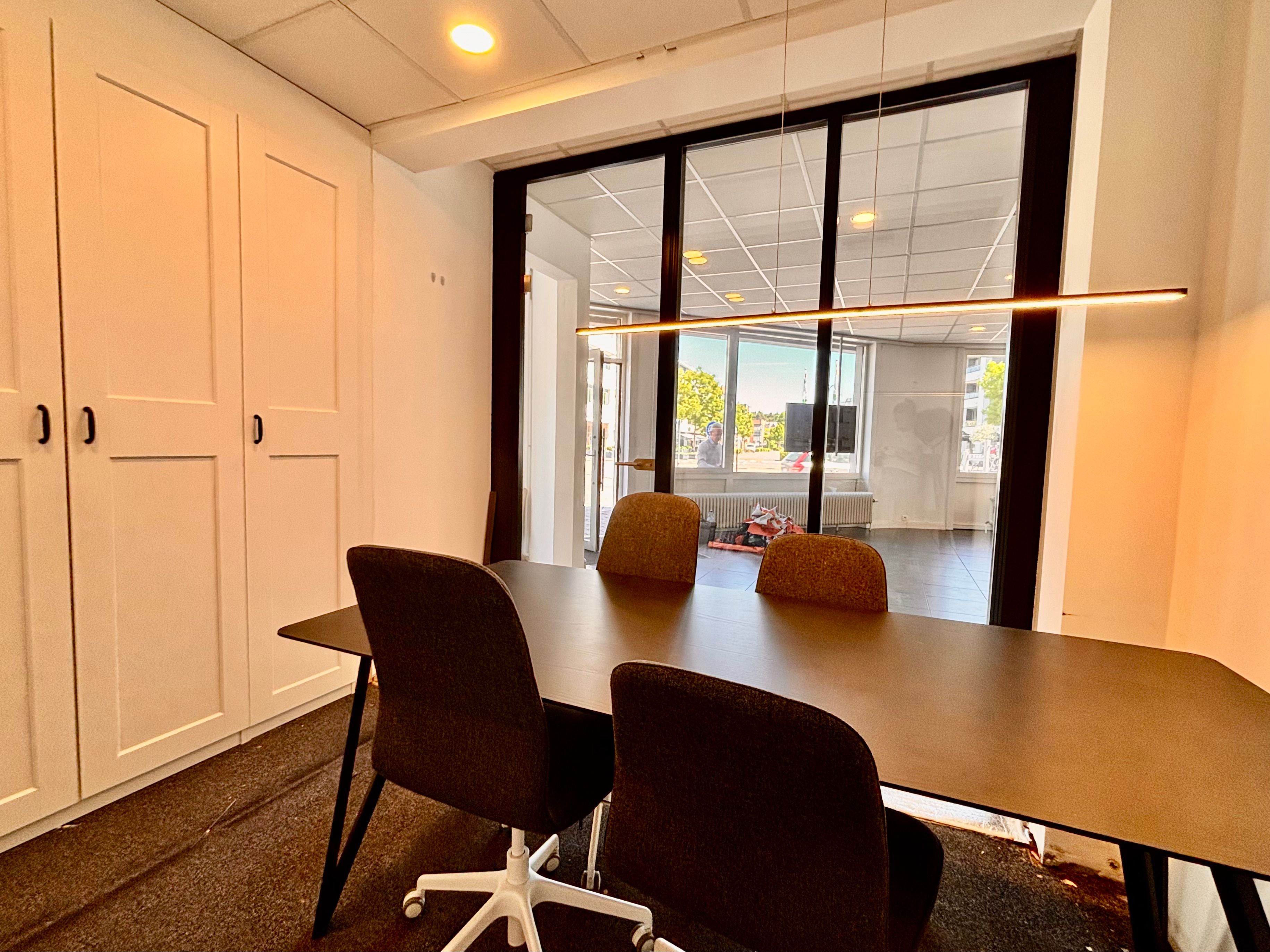 Handelspand te huur in het hartje van Zutendaal foto 6