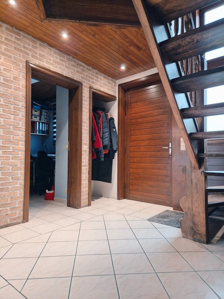 Prachtige villa uit de jaren 90 met drie slaapkamers en grote tuin! foto 7