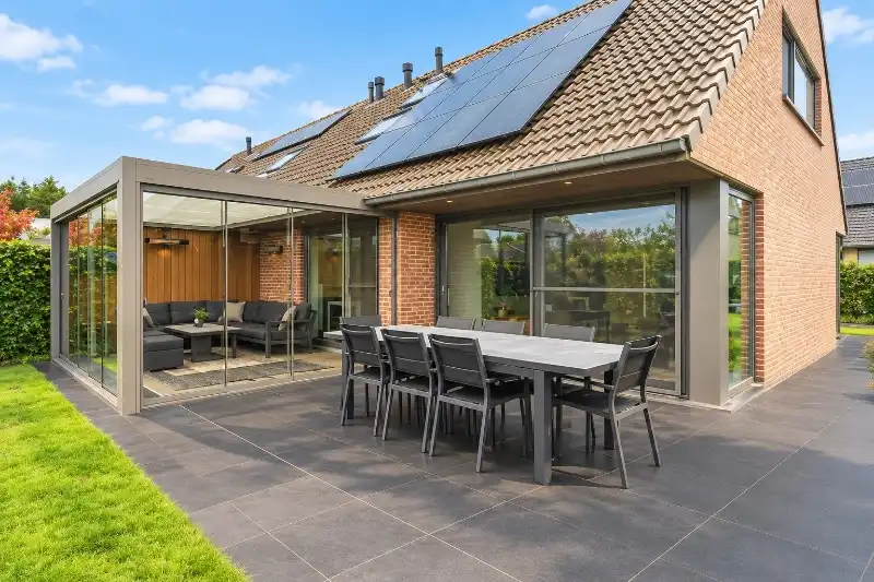 HOOGLEDE – Moderne gezinswoning met zonnige tuin en tal van extra’s! opp. 351 m² foto 2