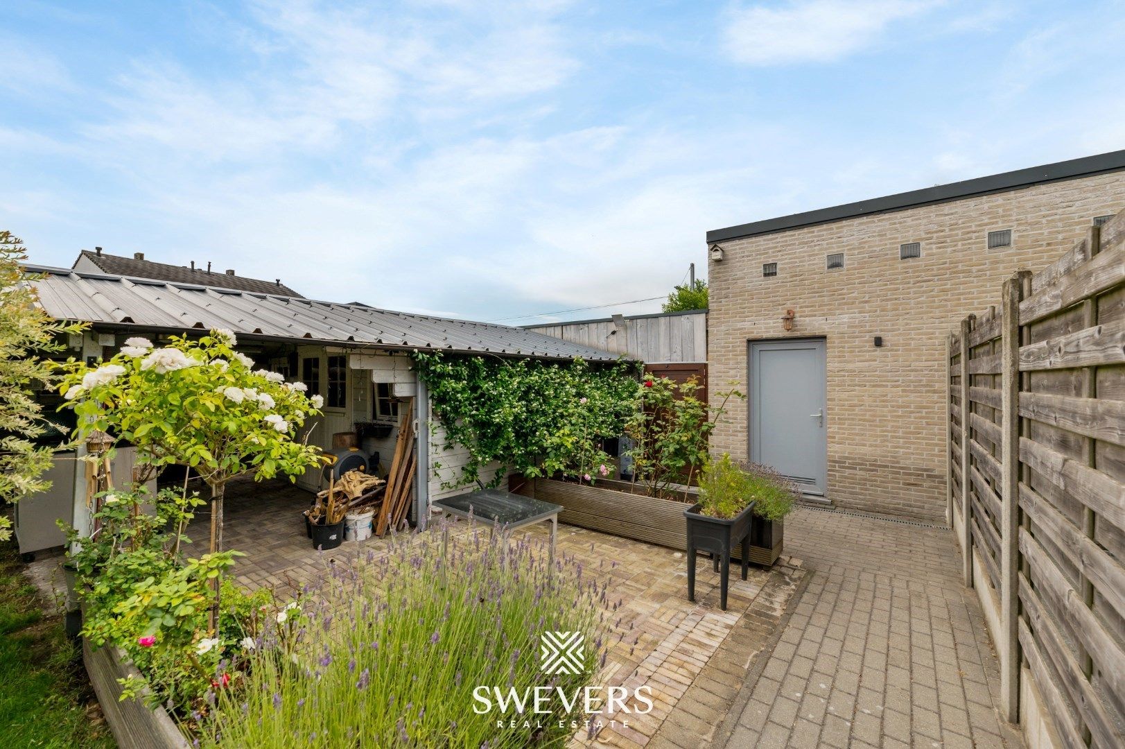 Instapklare halfopen woning met vernieuwde keuken, tuin en garage in Leopoldsburg foto 26
