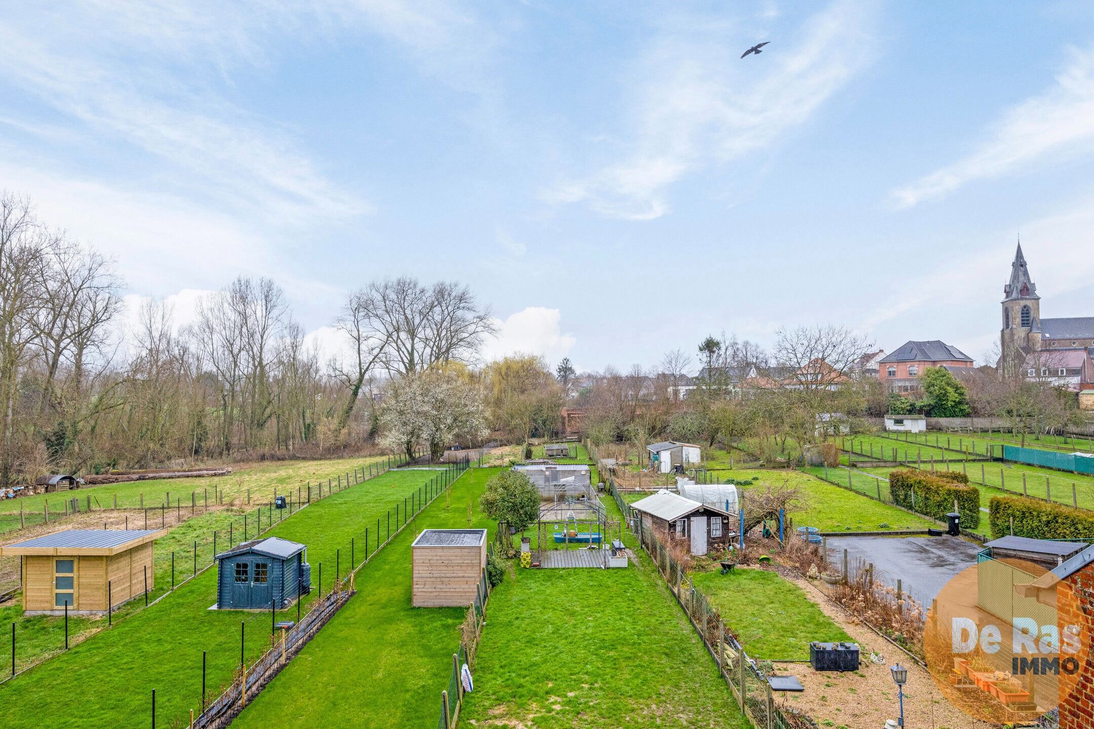 HILLEGEM - Bel étage met 5 slaapkamers en grote tuin foto 29