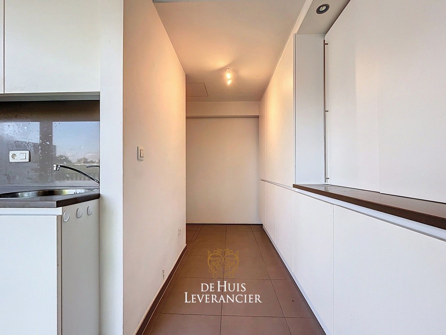 Luxueuze serviceflat met 1 slk en ruim terras foto 11