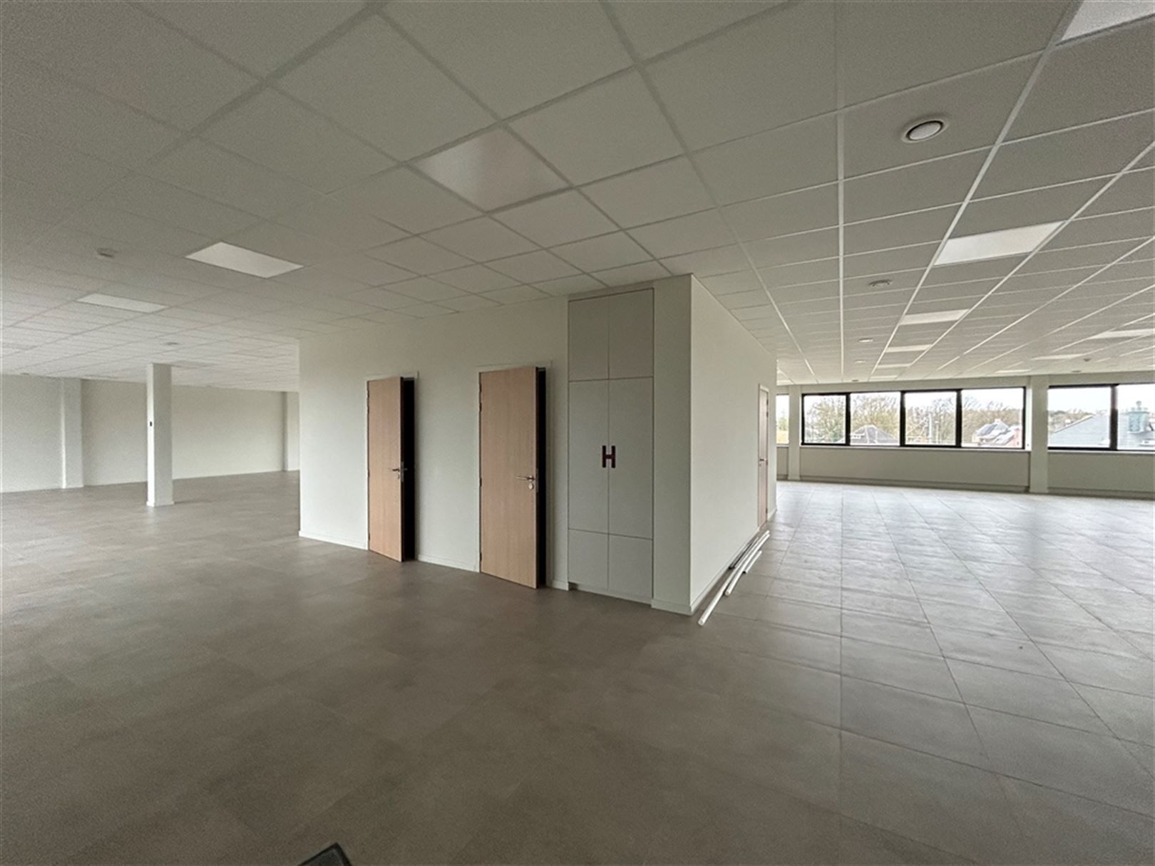 Kantoorgebouw foto 6