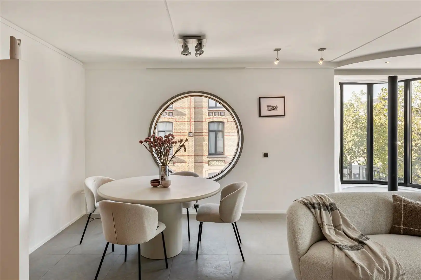 Architecturaal hoekappartement met uitzicht over het Zuidpark foto 5