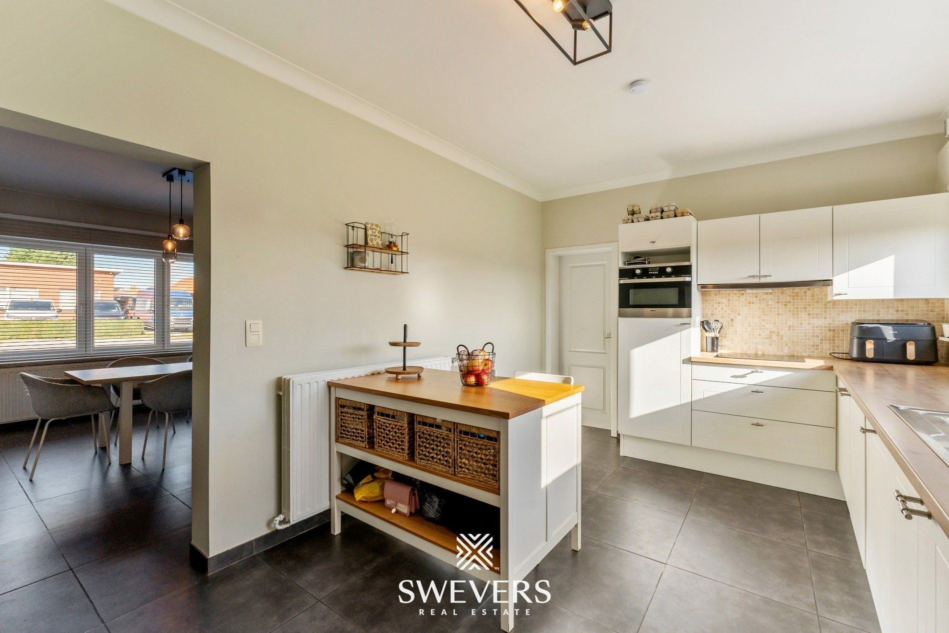 Gerenoveerde gezinswoning met 3 slpk en zonnige tuin foto 12