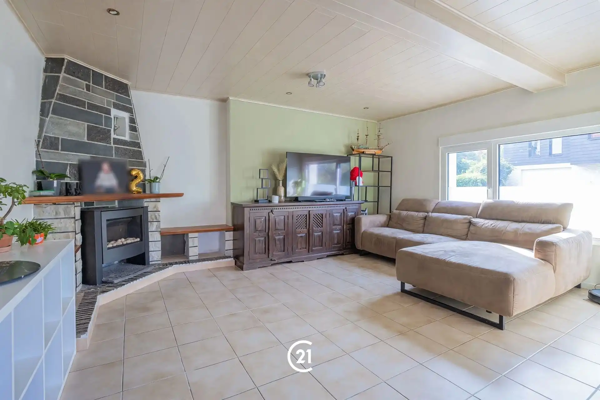 Gerenoveerde woning aan de rand van de stad foto 2
