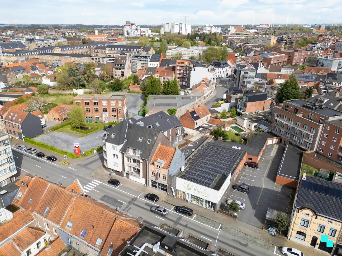 Kantoor met woonst en privé-parking te Roeselare foto 33