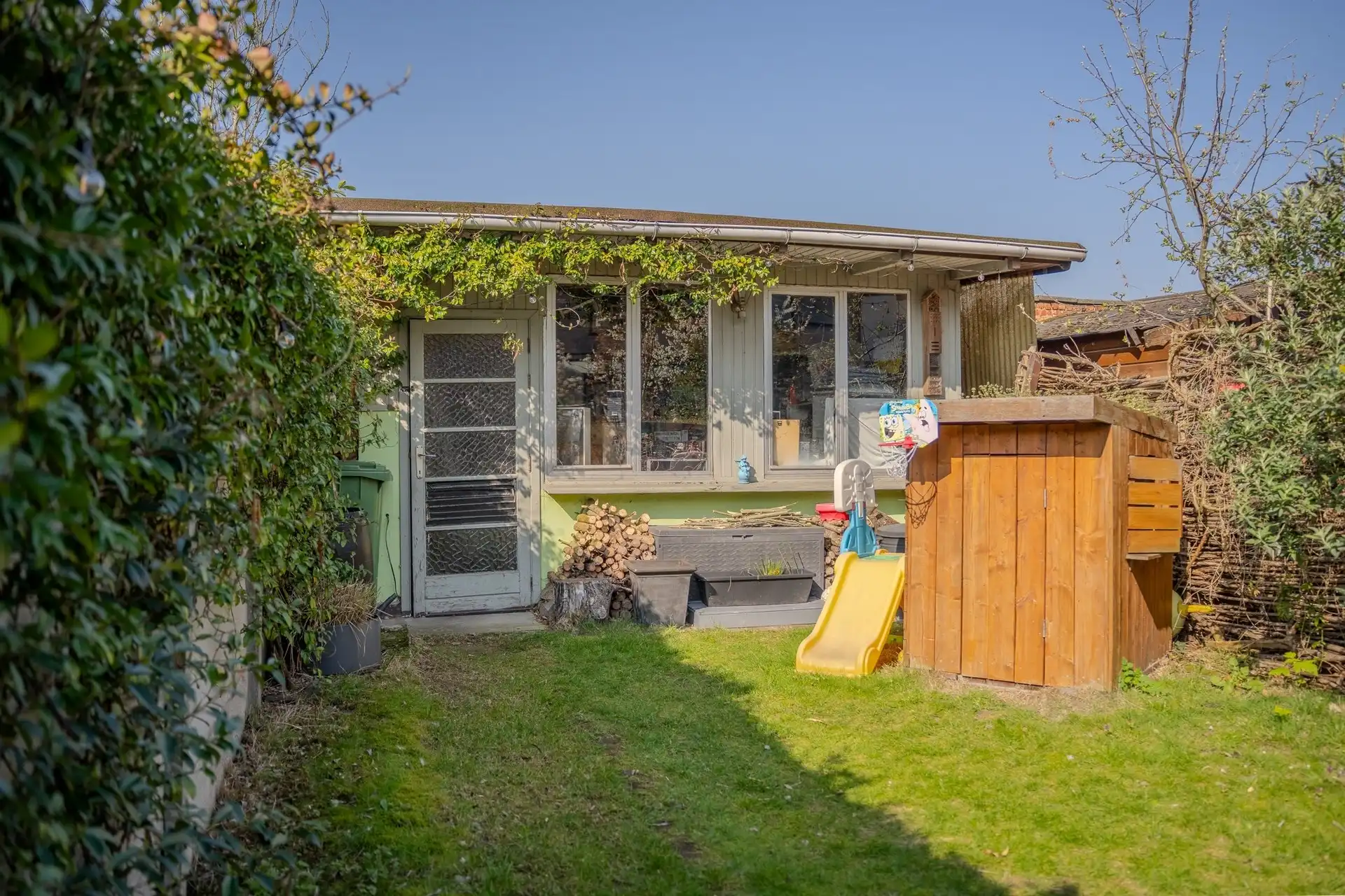 Instapklare en energiezuinige eengezinswoning met 3 slaapkamers, zuid-west tuin en mog. tot garage.  foto 31