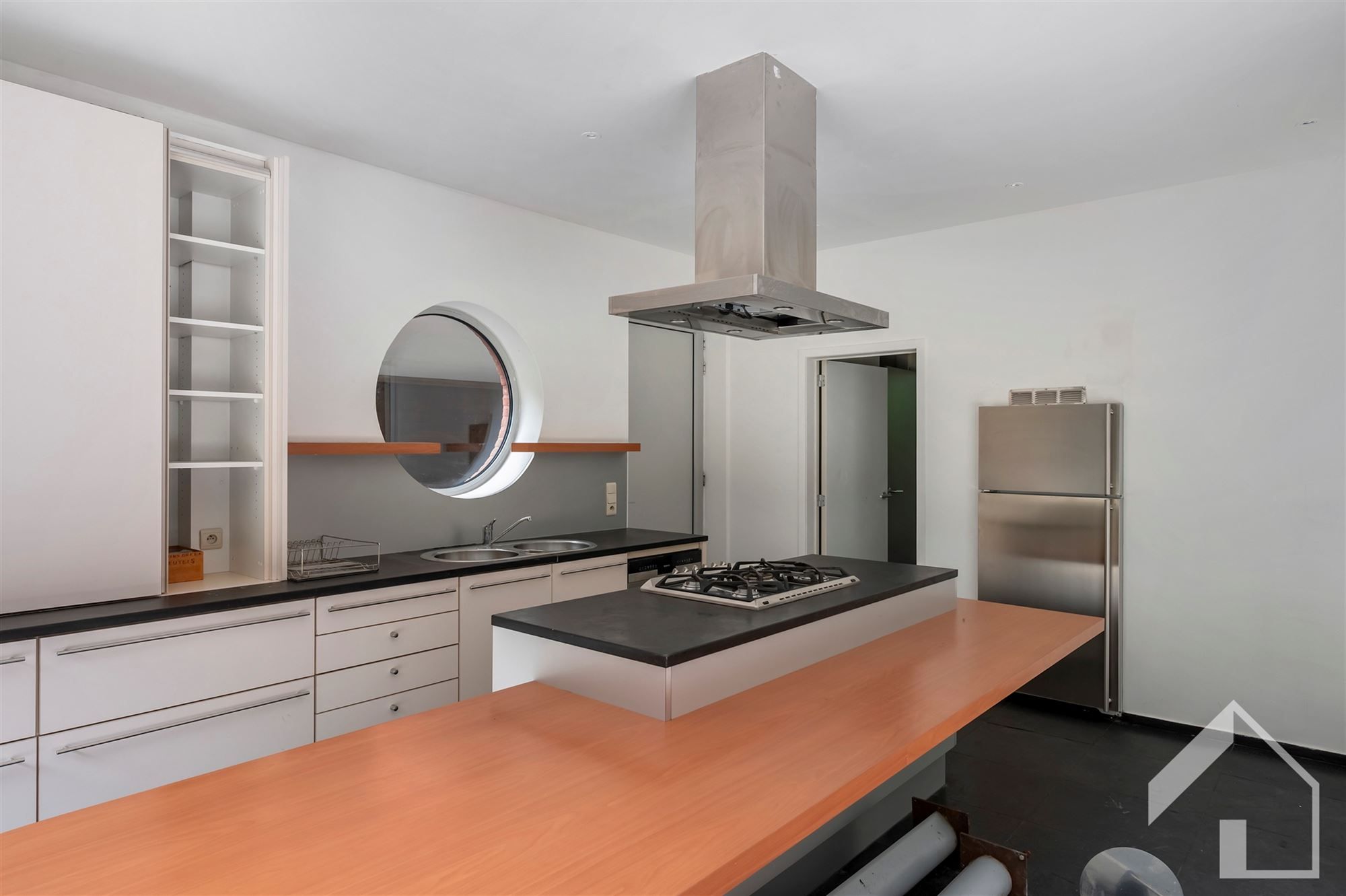 Villa met zwembad in het groen foto 6