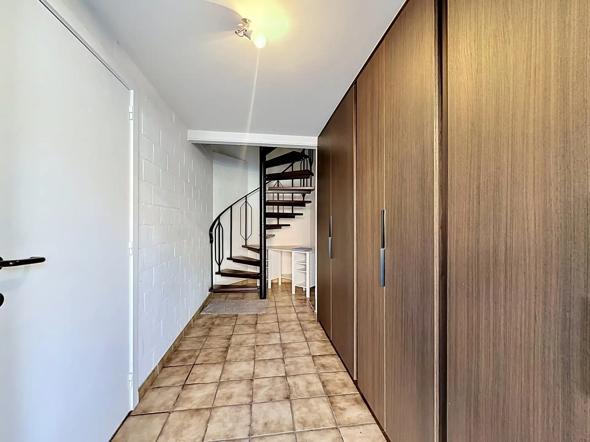 Instapklaar appartement met 2 slaapkamers en terras foto 9