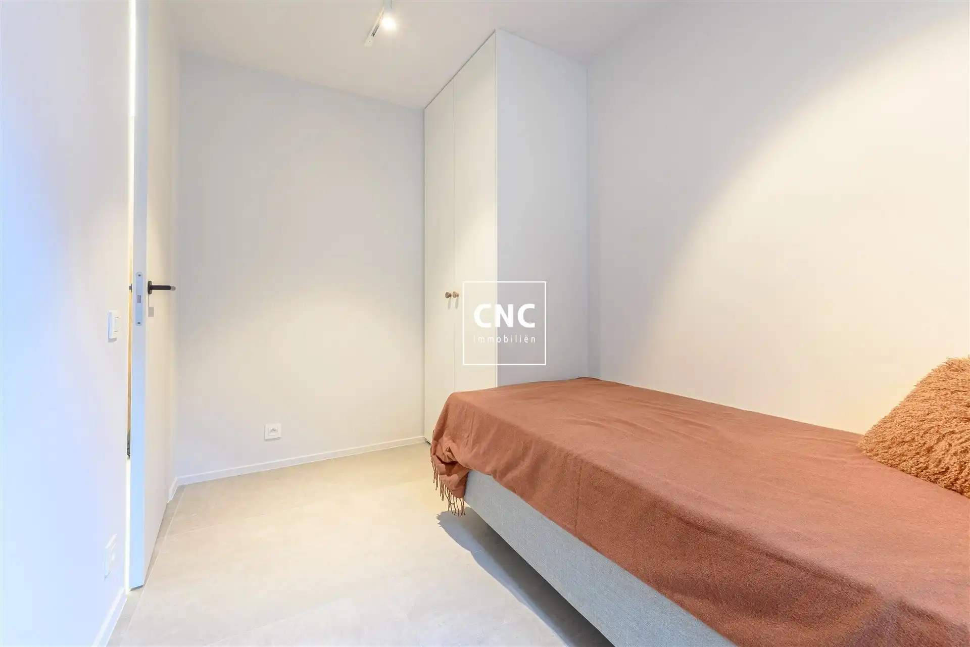 Stijlvol afgewerkt appartement met zijdelings zeezicht foto 16