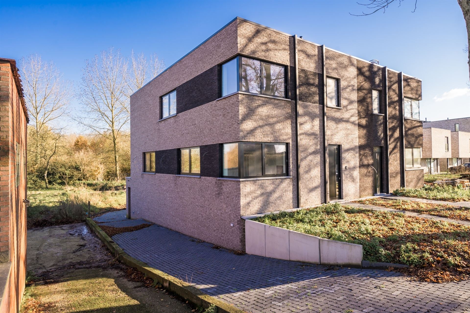 PRACHTIGE HALFOPEN NIEUWBOUWWONING met 3 / 4  slaapkamers en mogelijkheid om Privé met Professioneel te combineren (verkoop met registratierechten!) foto 25