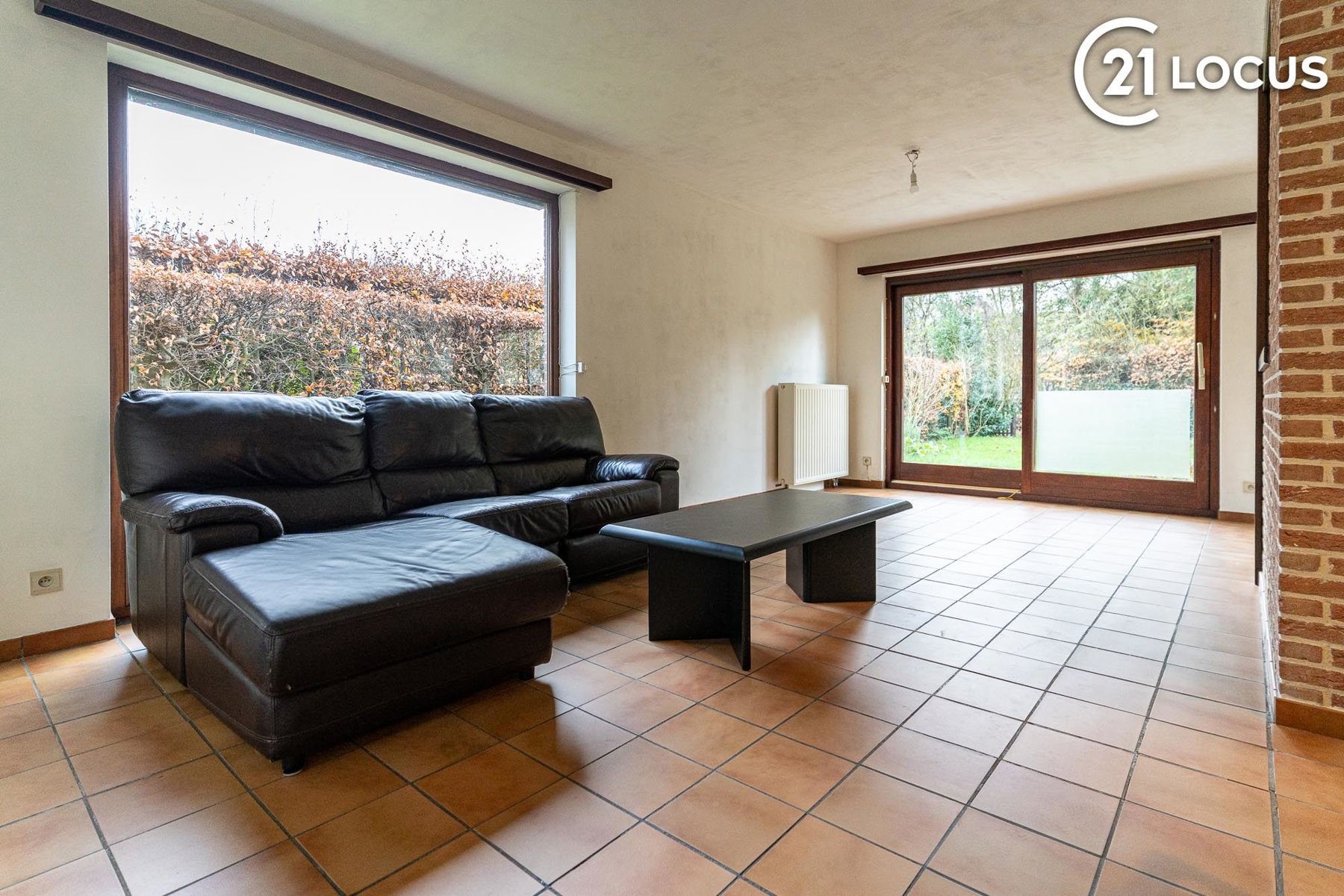 Ruime woning in rustige buurt te Zwijndrecht - 5 slaapkamers foto 2