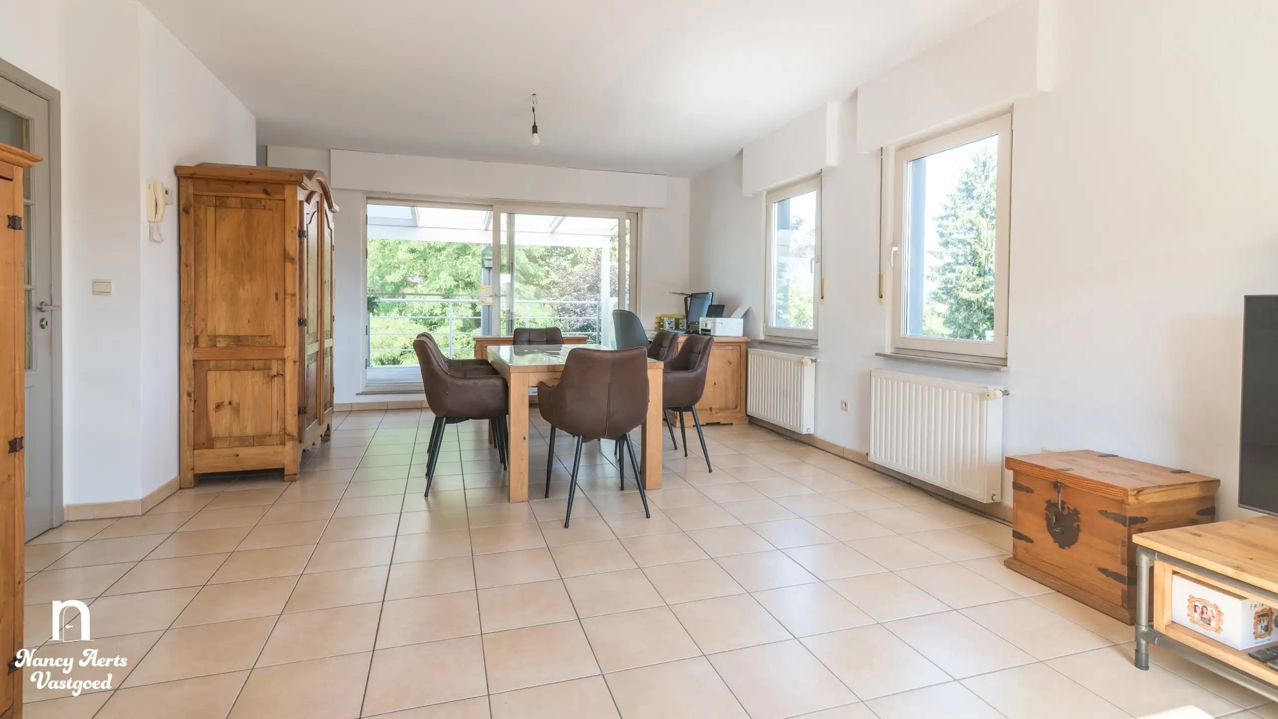 Ruim appartement met terras en kelderberging op toplocatie foto 3