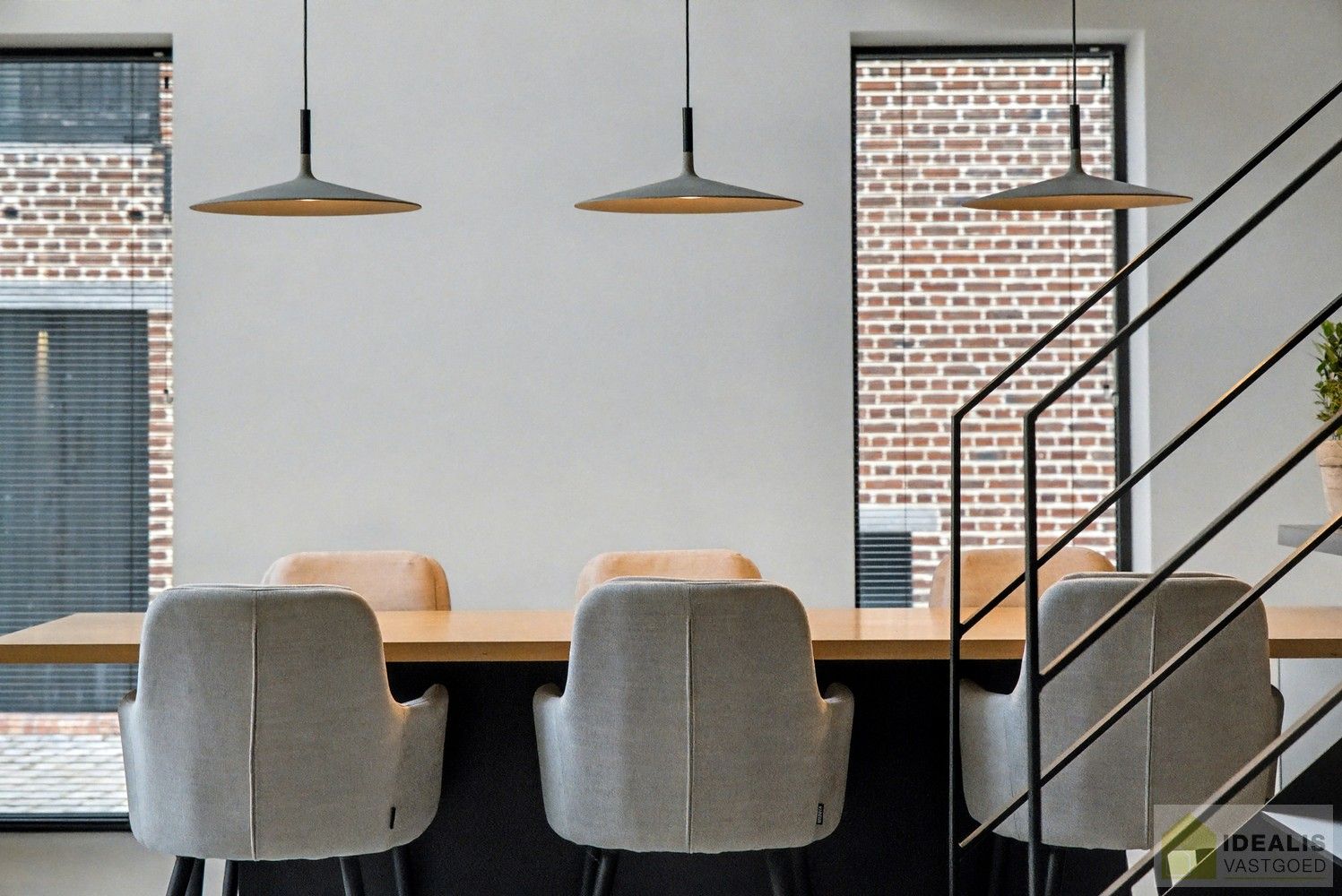 IDEALIS VASTGOED - EEN BIJZONDER HUIS, EEN BIJZONDERE LOCATIE, EEN UNIEKE KANS OM TE WONEN IN EEN AUTHENTIEK LANDHUIS MET EEN PRACHTIGE INRICHTING EN EEN HOOGWAARDDIGE AFWERKINGSGRAAD! foto 25